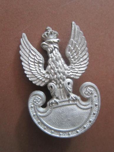 A neat example of a difficult to find Polish plastic aka bakelite cap badge