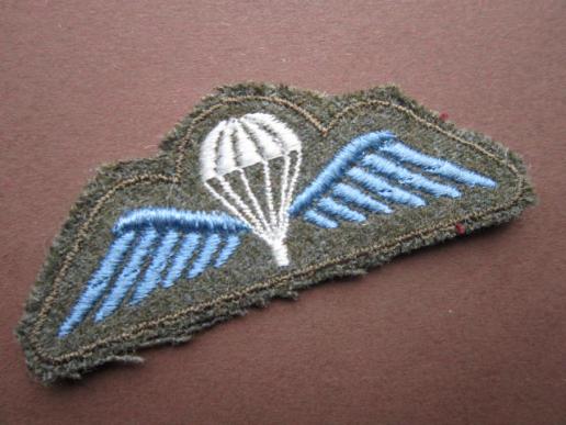 A nice example of a early post war (late '40 early '50) Belgium parachute qualification wing