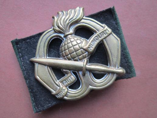 A nice Dutch made early post war so called 'Hoornse slag' Dutch Special Forces Commando troepen beret badge