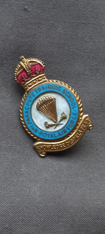A nice '40 made British RAF (Royal Air Force) No.1 Parachute Training School label badge