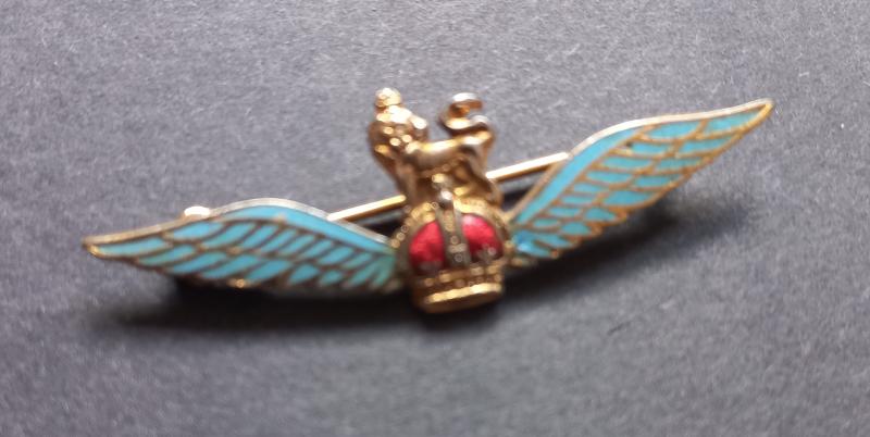 A small attractive enamelled British Army Flying qualification wing aka a 'Glider Pilot wing' sweetheart brooch