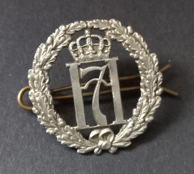 A superb and difficult to find (British made) Norwegian Free Forces Haakon 7 NCO's capbadge