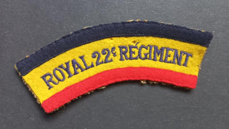 A attractive British made Canadian Royal 22e Regiment embroided shoulder title