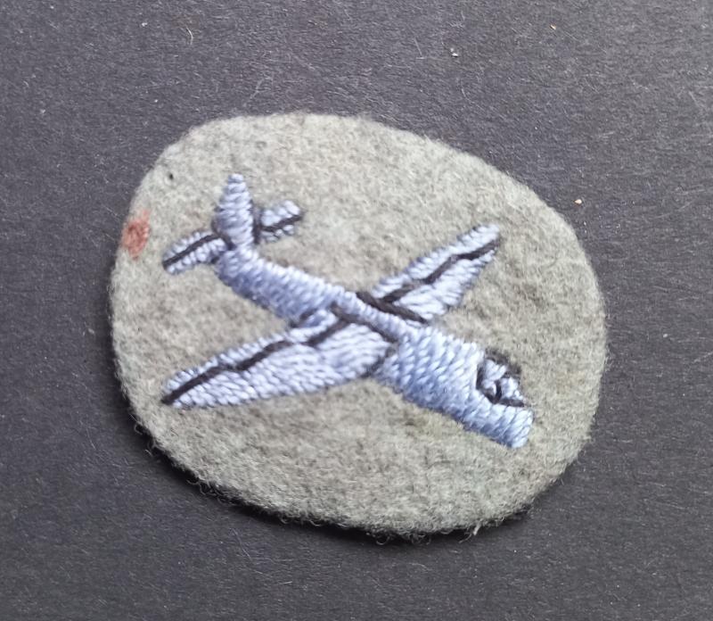 A superb (difficult to find) mid war period - on felt - un-issued British Glider trained Infantry qualification badge